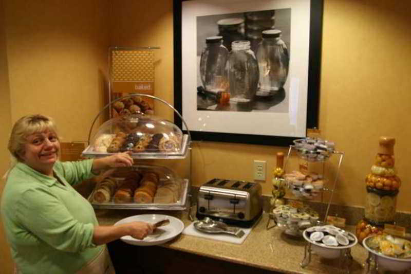 Hampton Inn Clarion Étterem fotó